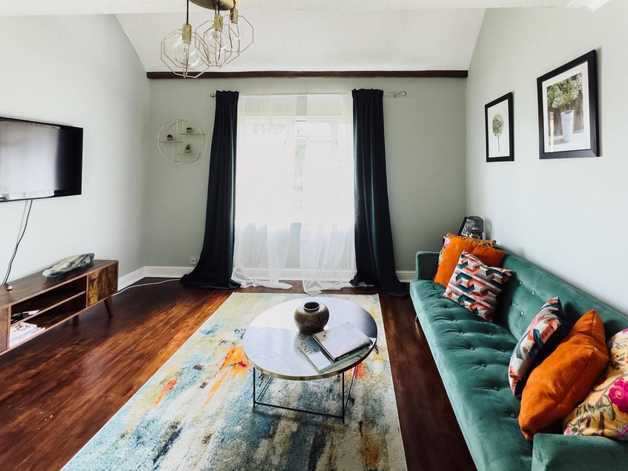 Beautiful Apartment In Guildford With Parking Send 외부 사진